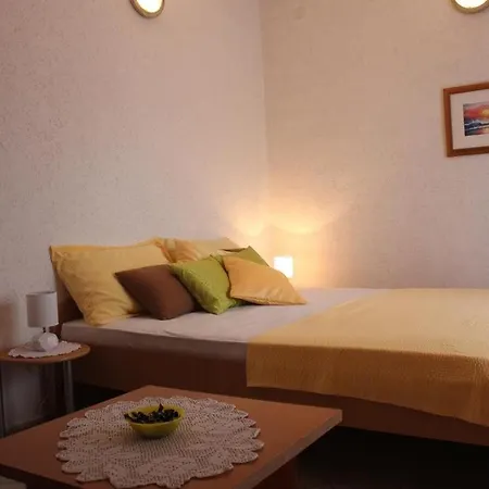 Apartment Studio In With Terrace, Air Condition, Wifi