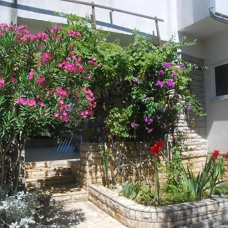 Studio In With Terrace, Air Condition, Wifi * Pirovac