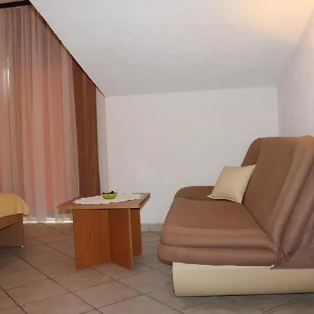 Studio In With Terrace, Air Condition, Wifi Pirovac